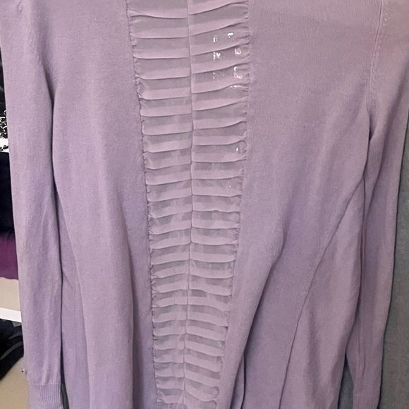 Jennifer Lopez sweater - Picture 4 of 6